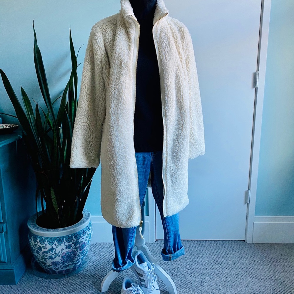 Plush cozy coat w/ gold hardware.